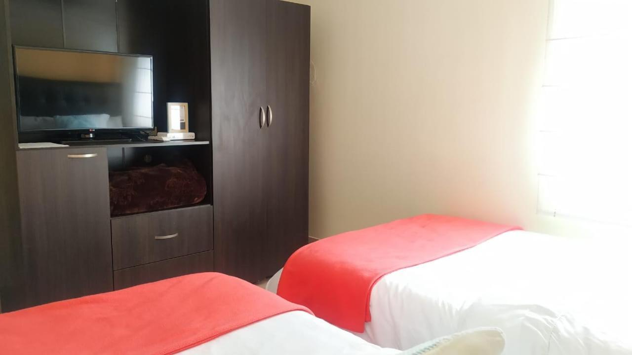 Casa Prada Bed & Breakfast Богота Екстериор снимка