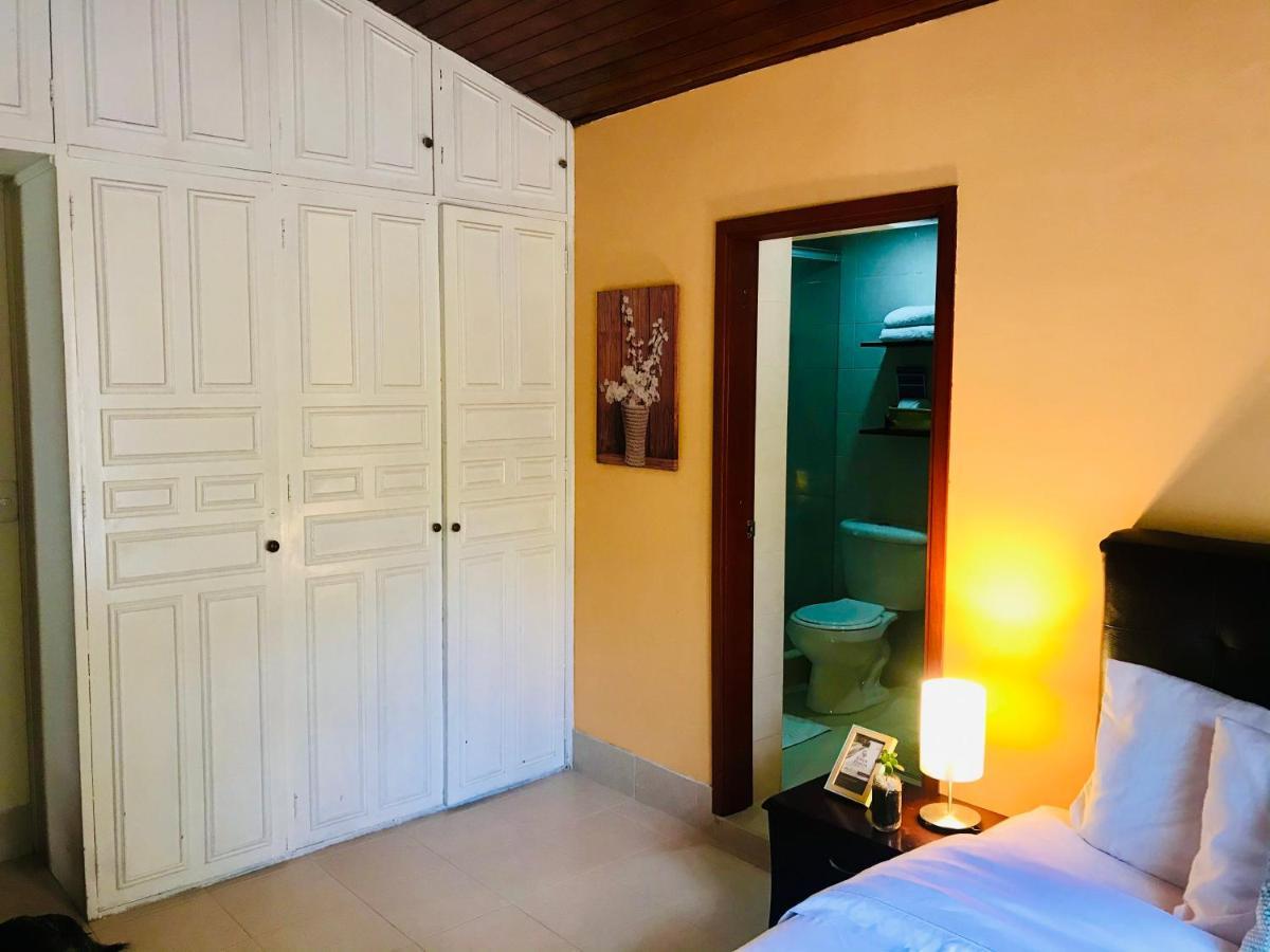 Casa Prada Bed & Breakfast Богота Екстериор снимка