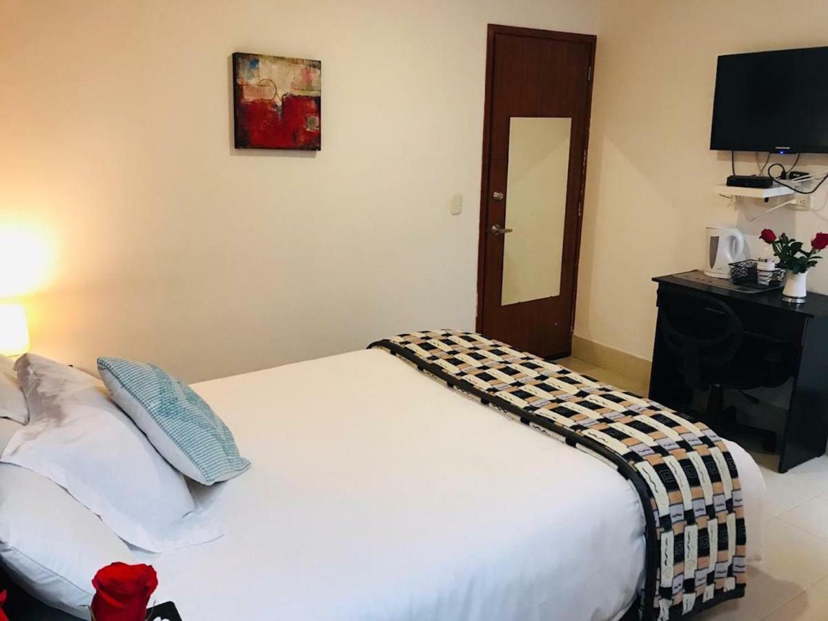 Casa Prada Bed & Breakfast Богота Екстериор снимка